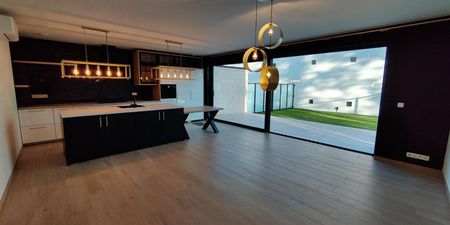 Appartement te huur in Mechelen-aan-de-Maas voor € 1.000 met 2 slaapkamers - Photo 2