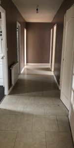 Location Appartement 4 pièces 113m² HAZEBROUCK 59190 - Photo 3