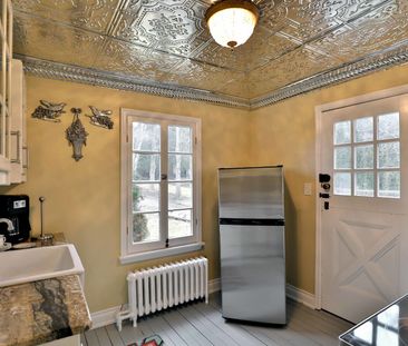 For Lease - 243 Shoreacres Road Unit# Cottage, Burlington, Ontario - Photo 1