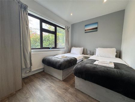 4 bedroom bungalow to rent - Photo 3