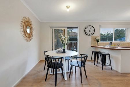 Comfort, Style & Convenience in a Great Werribee Location - Photo 5