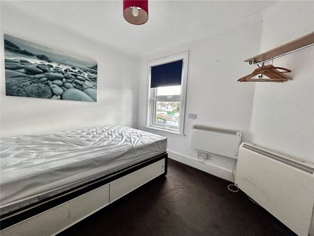 2 bedroom apartment to rent 7 Pavilion Road, Worthing, BN14 - Photo 4