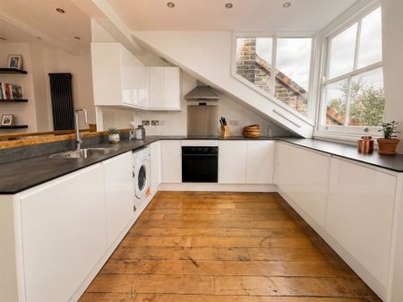 Second Floor Flat, 15 Castellain Road, London, W9 1EY - Photo 4