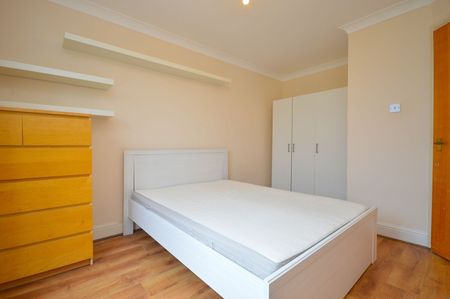 2 Bed Flat, Peninsula Court, E14 - Photo 3