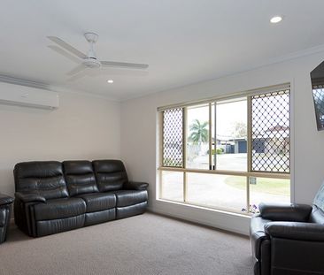 Family home in Glenella - Photo 5