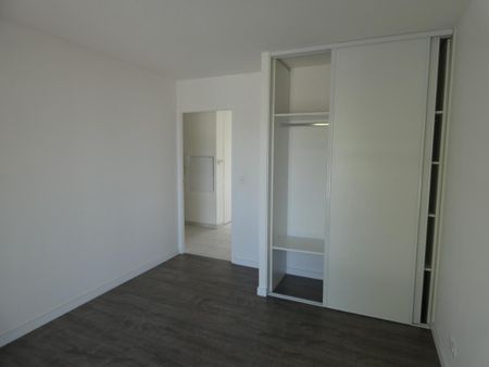 Location Appartement 3 pièces 63m² LA CHAPELLE SUR ERDRE 44240 - Photo 2