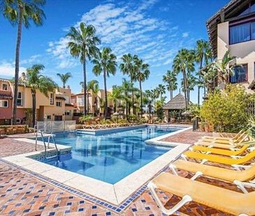 Alquiler de chalet adosado en Condes De Iza s/n - Photo 6