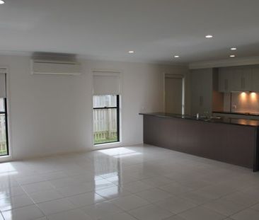 Lovely Home in Ooralea Waters - Photo 6
