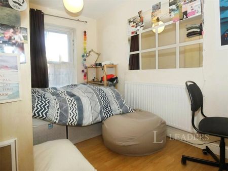 5 bedroom terraced house to rent - Photo 2
