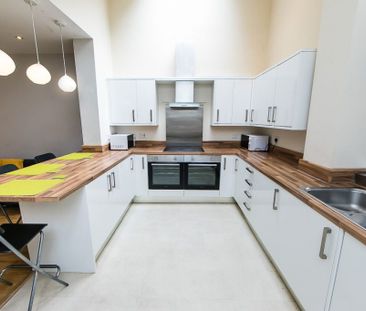 Station Parade, Headingley, Leeds - Photo 2