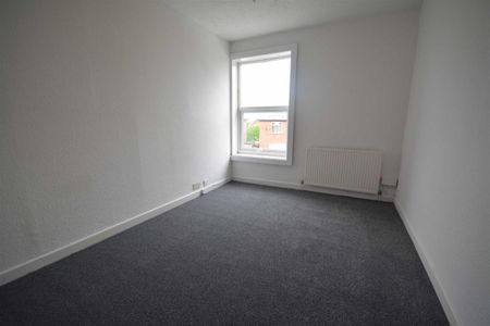 2 bed Flat for Rent - Photo 3