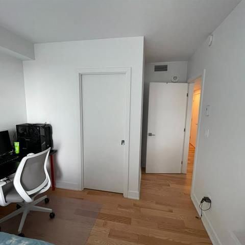 2300 Rue Tupper - Photo 1