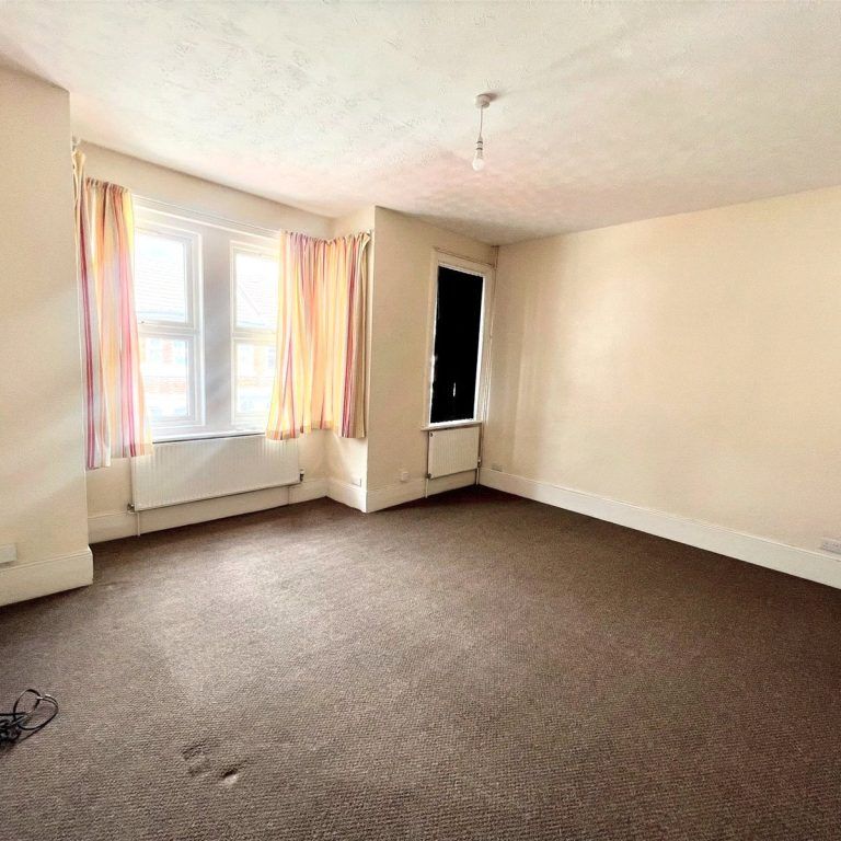 2 Bedroom Flat / Apartment - Clovelly Road, Southampton - Photo 1