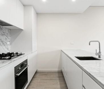 Modern one Bedroom Urban Retreat - Photo 4