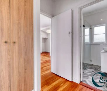 “Stylish Brentwood Character Home” - Photo 4