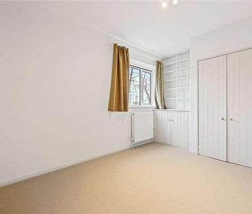 Sheffield Terrace, Kensington, London, W8 - Photo 2