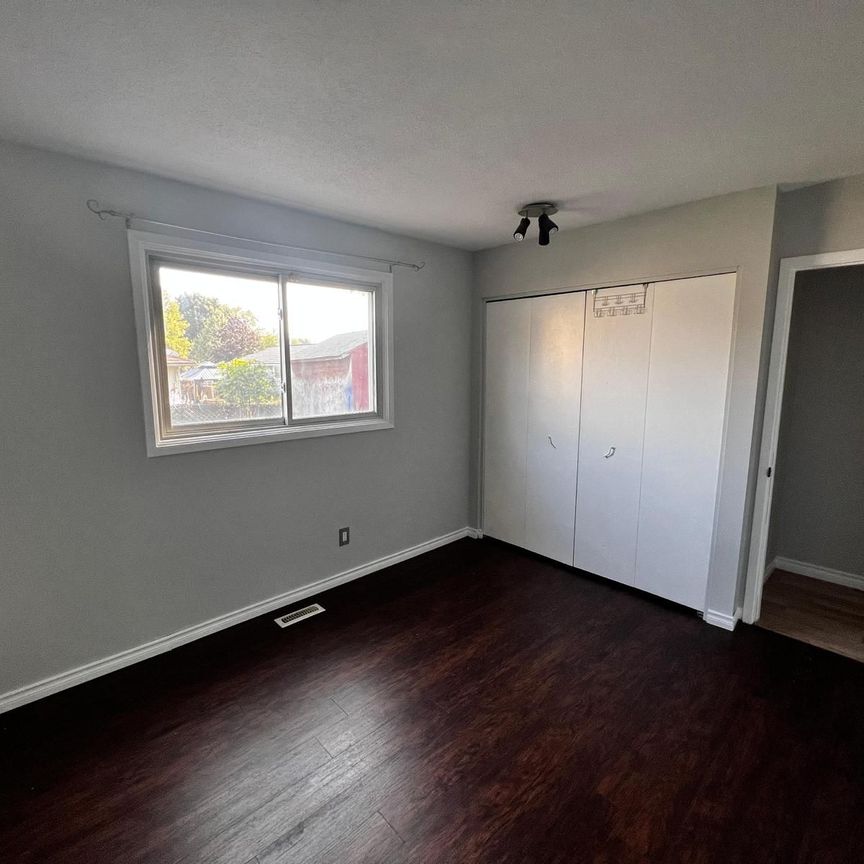 For Lease - 17 Renny Crescent Unit# basement, London South, Ontario - Photo 1