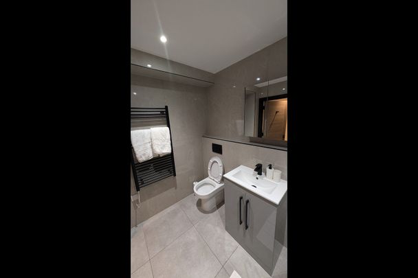 2 Bed Flat, Sia Court, N12 - Photo 1