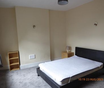 2 bedroom semi-detached house to rent - Photo 3