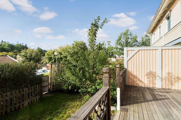 Vreta backe, Tumba - Photo 1