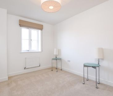 4 bedroom link detached house to rent - Photo 4