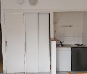 Location Appartement 1 pièce 19m² - Photo 3