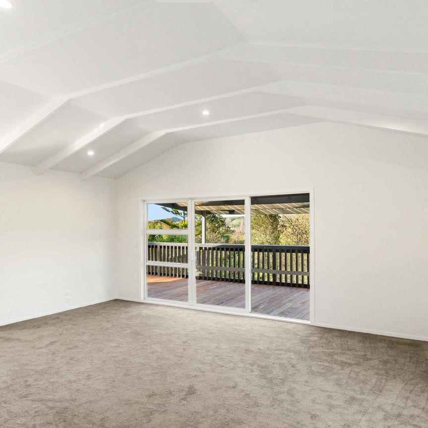 Charming 5-Bedroom Home Near Clevedon Village! - Photo 1
