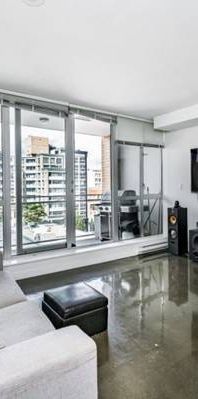 Pet Friendly DOWNTOWN VANCOUVER 2BED 1Bath + Parking Furnished - Photo 1