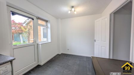 3 bedroom semi-detached house to rent - Photo 4