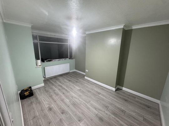 3 bedroom end of terrace house to rent - Photo 1