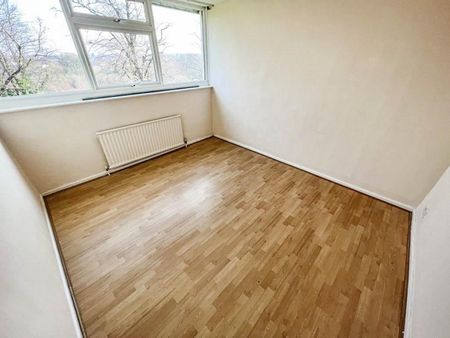 2 BED Apartment To rent - Photo 2