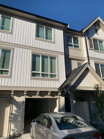 Townhouse At Bristol Heights - Photo 2