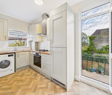 4 bedroom flat to rent - Photo 6