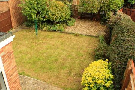 St Anne`s Close, Bicester, OX26 - Photo 5