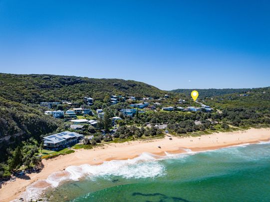 Spacious Family Home within short walk to Killcare Beach - Photo 1