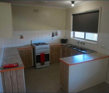 Gladstone Park - Photo 3