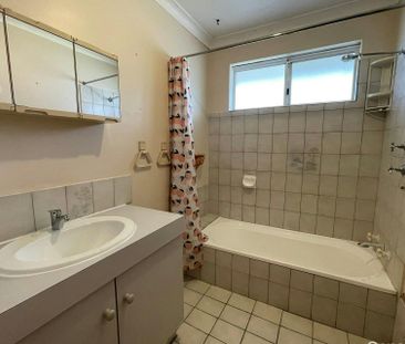 3x1 Australind close to schools - Photo 5