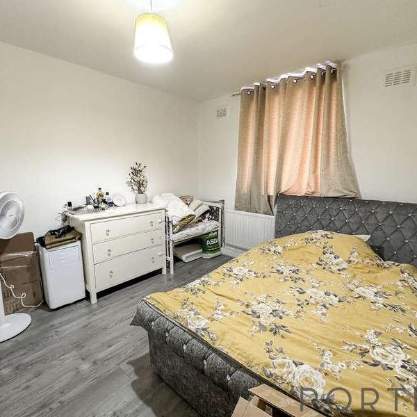 Barking Road | Plaistow |, E13 - Photo 1