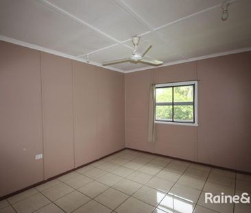 2 BEDROOM UNIT NORTH MACKAY - Photo 3
