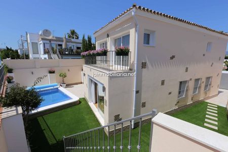 Casa adosada en Marbella, San Pedro de Alcantara, alquiler - Photo 3