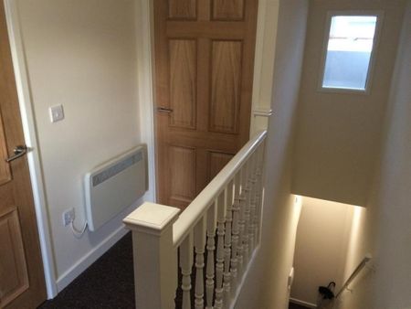 Midhurst Road, Birley Carr, Sheffield, S6 1HF - Photo 2