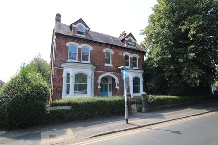 Saint Paul’s Square, Burton On Trent - Photo 4