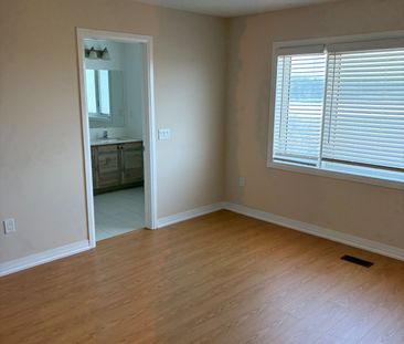 For Lease - 70 Freedom Crescent, Hamilton, Ontario - Photo 4