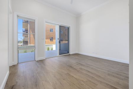 Coastal Residence of Exceptional Quality - Photo 2