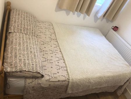 3 Bed Maisonette, Grange Road, E13 - Photo 2