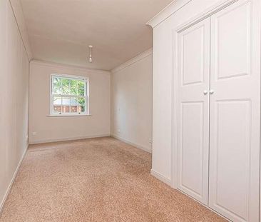 Keephatch House, Montague Close, Keephatch Park, Wokingham, RG40 - Photo 4