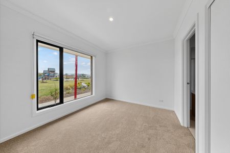 16 Jandakot Walk, Point Cook VIC 3030 - House For Rent | Domain - Photo 5