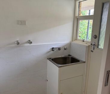 1/3 Norfolk Avenue - Photo 3