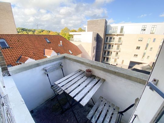 Lys og dejlig 2-værelses lejlighed med vestvendt altan - Foto 1