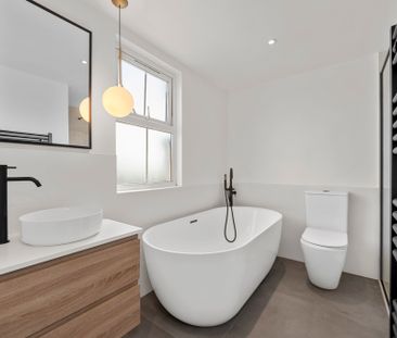 Farquhar Road, SW19, London - Photo 6